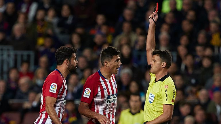 2018/19: Rot gegen Barca wegen Schiri-Beleidigung