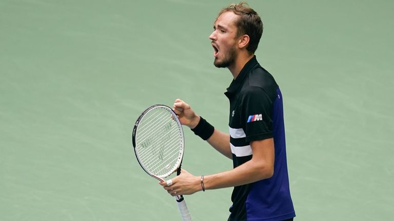 Daniil Medwedew zieht ohne Satzverlust ins Halbfinale der US Open ein.