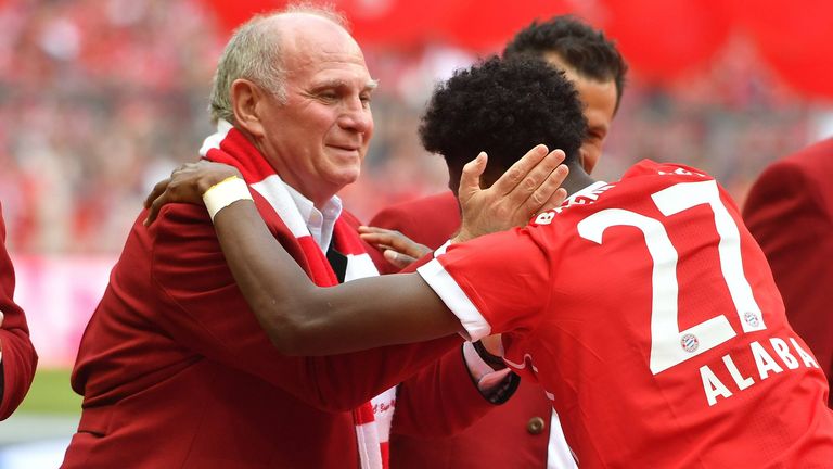 Uli Hoeneß wünscht sich, dass David Alaba beim FC Bayern bleibt.