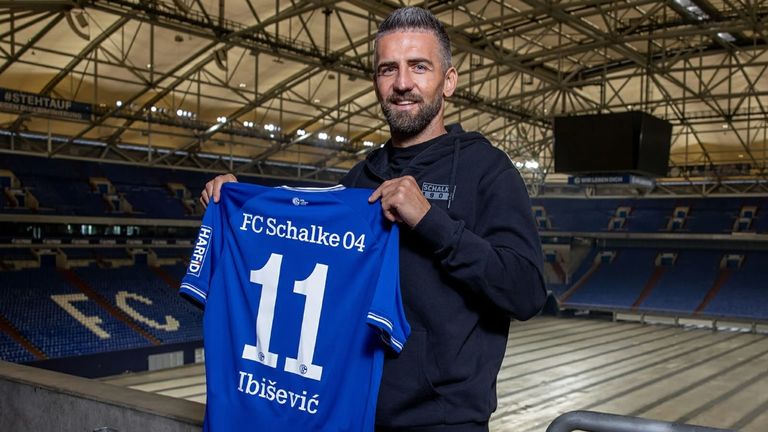 Vedad Ibisevic geht ab sofort für Schalke auf Torejagd. (Bildquelle: Twitter/@S04)