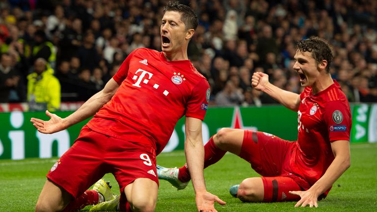 Im historischen Spiel gegen Tottenham Hotspur traf Lewandowski erstmals doppelt in der Champions League (45., 87.). Am Ende fertigte Bayern die Londoner mit 7:2 ab. 