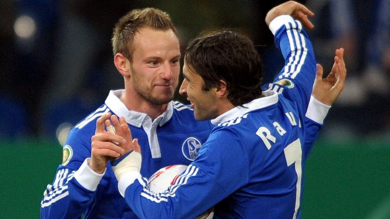 FC Schalke 04 (2010/11): Raul (7) & Ivan Rakitic (10) - gemeinsamer Erfolg: 2011 scheiterte S04 erst im Halbfinale der Champions League (0:2 und 1:4 gegen Manchester United).
