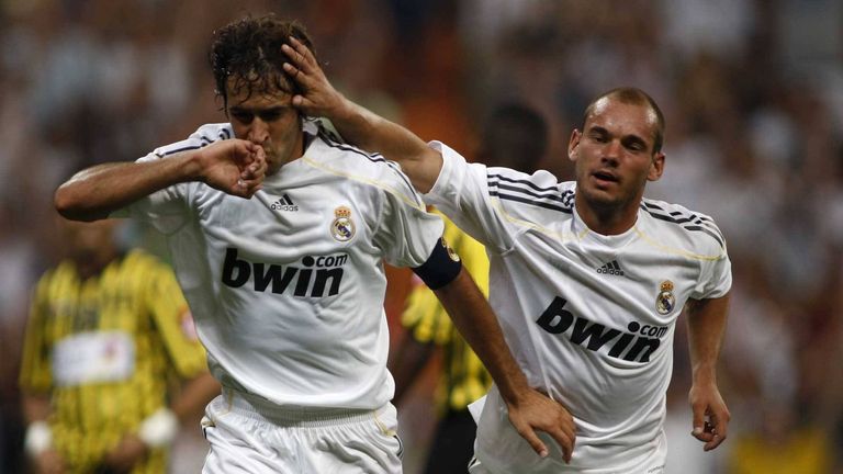 Real Madrid (2008/09): Raul (7) & Wesley Sneijder (10) - am Saisonende springt nur Platz zwei heraus und das Champions-League-Aus im Achtelfinale (0:1 & 0:4 gegen FC Liverpool).