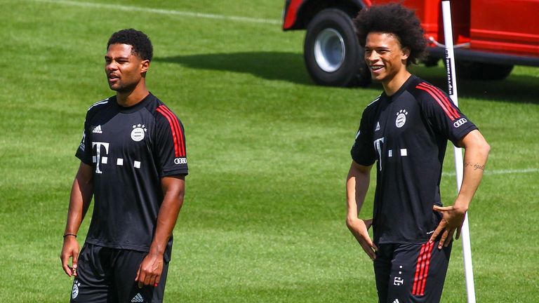Serge Gnabry (l.) und Leroy Sane sollen auf den Flügeln für Furore sorgen - wie zuletzt Franck Ribery und Arjen Robben. 