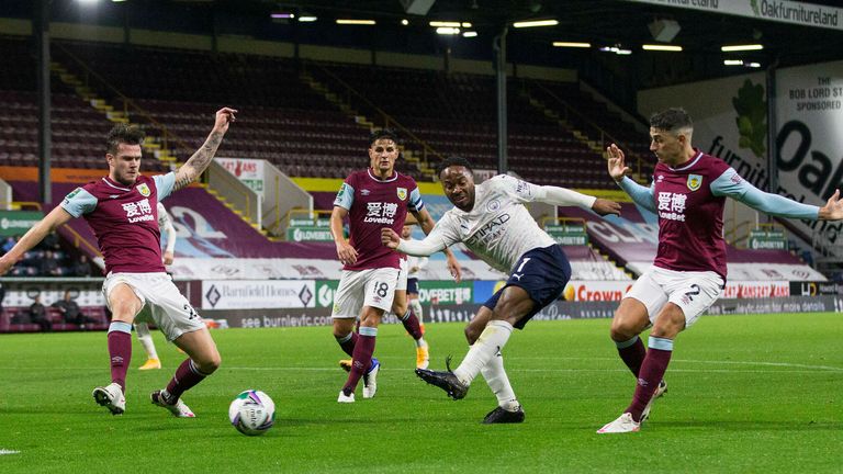 Raheem Sterling erzielt gegen den FC Burnley einen Doppelpack.