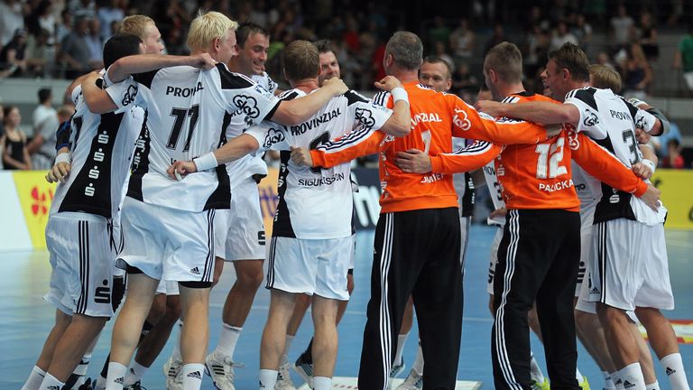 2012: Zum zweiten Mal in Folge siegt Kiel im Finale. Diesmal gewinnt Kiel gegen SG Flensburg-Handewitt mit 29:26.