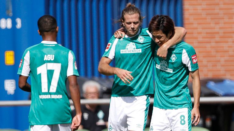 Werder Bremen siegt im Testspiel gegen Hannover 96.