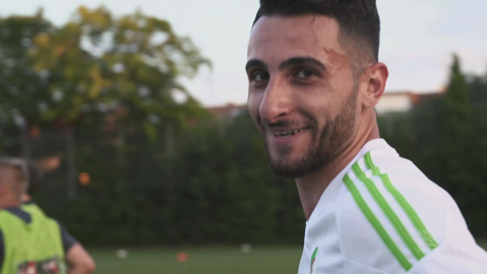 ''Willkommen im Fußball'' Yazan ist glücklich in Freiburg Fußball