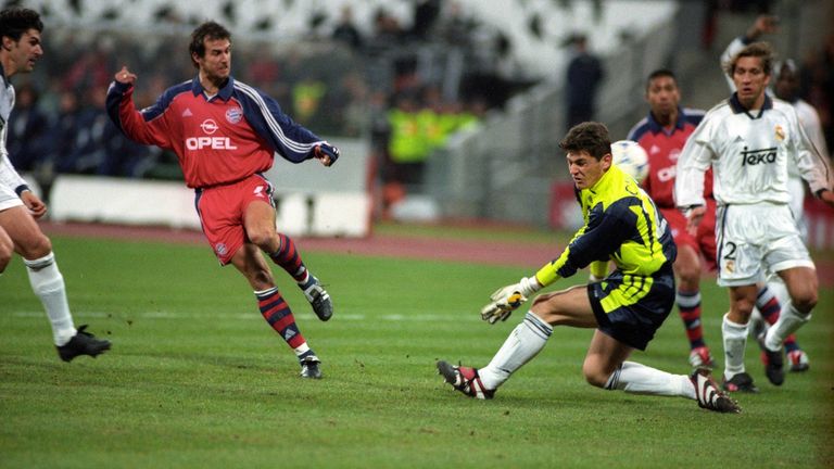 Saison 1999/2000: Im Rückspiel der Gruppenphase waren die Münchener vor 60.000 Zuschauern erneut siegreich. Bayern gegen Real 4:1. Tore: 1:0 (Scholl), 2:0 (Elber), 2:1 (Helguera), 3:1+4:1 (Zickler). 