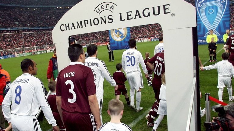 Saison 2006/2007: Das Achtelfinal-Rückspiel konnten Bayern mit 2:1 gewinnen (Hinspiel 3:2 für Madrid). Tore: 1:0 (Makaay), 2:0 (Lucio), 2:1 (Ruud van Nistelrooy)