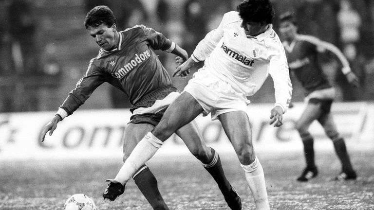 Saison 1987/1988: Knapp, aber mit einem Tor Abstand siegte Bayern das Hinspiel im Viertelfinale gegen Madrid (3:2). Tore: 1:0 (Pflügler), 2:0 (Eder), 3:0 (Wohlfarth), 3:1 (Butragueno), 3:2 (Sanchez). 