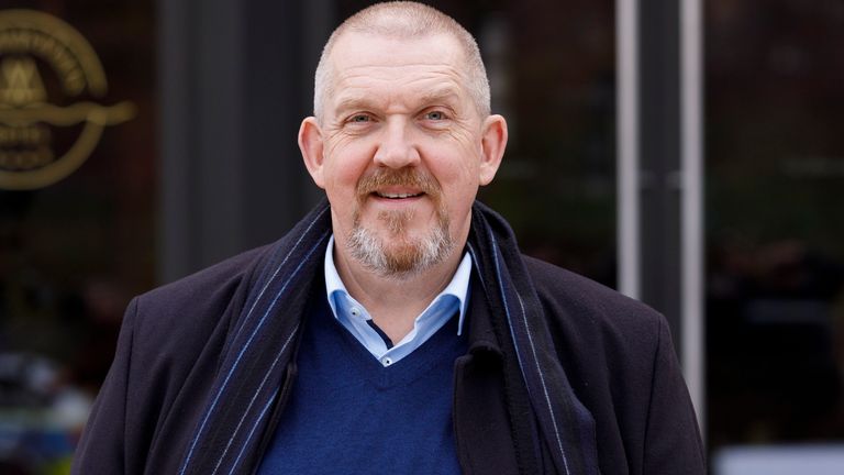 Tatort-Schauspieler Dietmar Bär ist zwar auf diesem Bild ohne Schal oder Trikot zu sehen, aber ist nach eigenen Angaben Fan des Vizemeisters. 