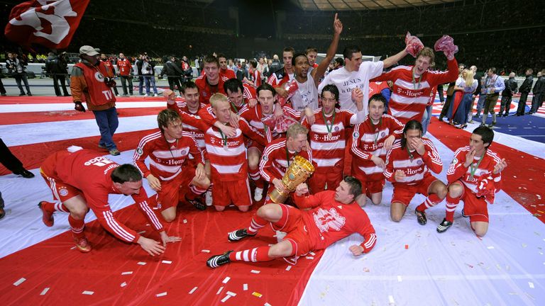 2007/08: Pokal-Sieg. Dortmund gegen Bayern 1:2 n.V. Tore: Luca Toni (0:1,  11. Min), Mladen Petric (1:1, 90. Min+2), Luca Toni (1:2, 103. Min). Stadion: Olympiastadion Berlin. Zuschauer:  74.244 . Trainer: Ottmar Hitzfeld. 