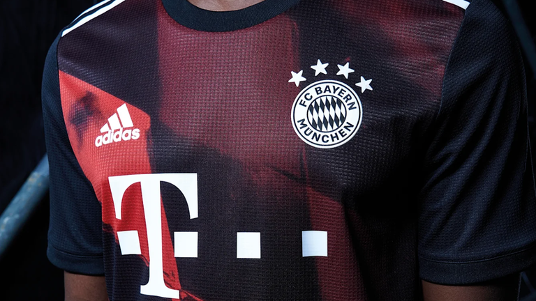 Dieses Trikot wird der FC Bayern auswärts in der Königsklasse tragen. (Quelle: fcbayern.com)