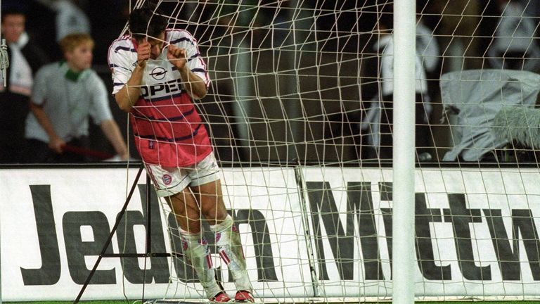 1998/99: Final-Niederlage. Bayern gegen Bremen 5:6 n.E. Tore: Yuriy Maksimov (0:1, 04. Min), Carsten Jancker (1:1, 45. Min), Frank Rost verwandelt zum 6:5 n.E. Stadion: Olympiastadion Berlin. Zuschauerzahl: 75.841. Trainer: Ottmar Hitzfeld.
