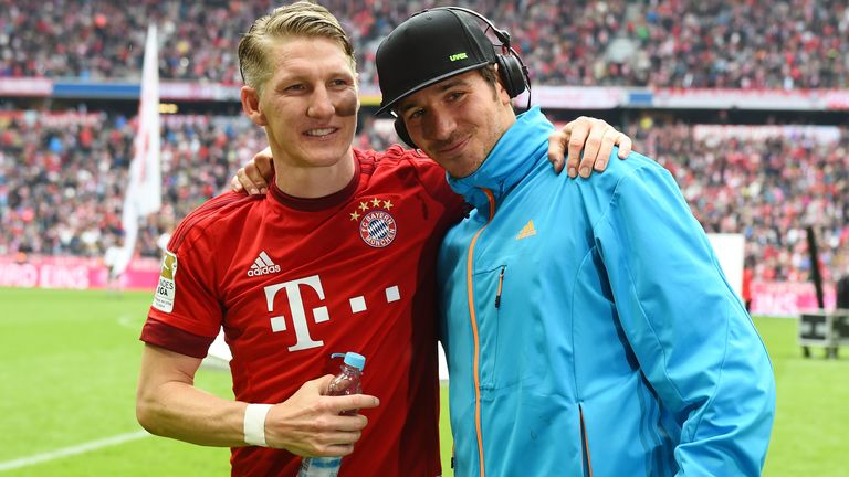 Felix Neureuther (l., ehemaliger Skirennläufer) pflegt nicht nur eine Freundschaft mit dem Ex-Bayern-Star Bastian Schweinsteiger, sondern auch die damit verbundene Sympathie mit den Münchenern.