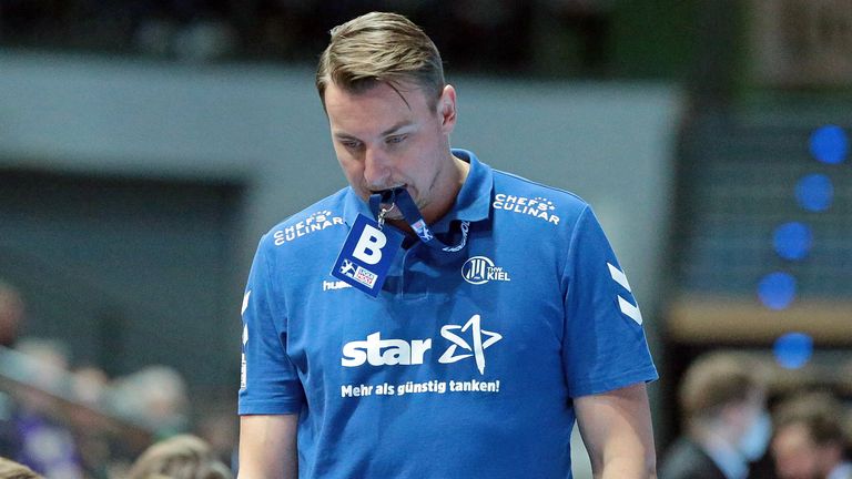 THW-Trainer Filip Jicha musste gegen die HSG Wetzlar eine bittere Pleite einstecken.
