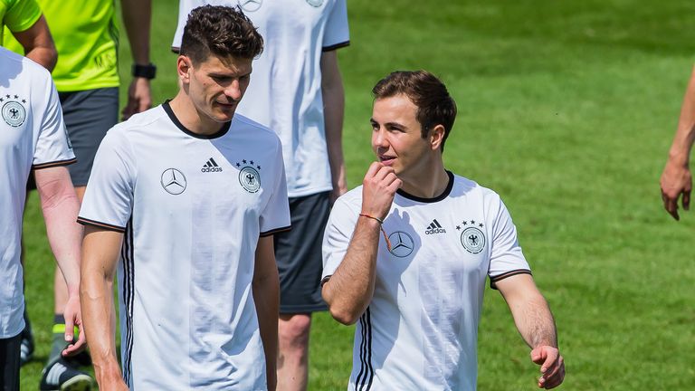 Mario Götze (r.) und Mario Gomez spielten noch gemeinsam für Deutschland.