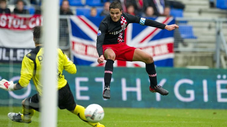 Ibrahim Afellay: Der Ex-Schalker holte mit PSV Eindhoven die Meisterschaft, den Poklal-, und Superpokal-Sieg. Kurz vor seinem Karriereende 2020, sowie zwischen 2004 und 2011 trug der Mittelfeldspieler das PSV-Trikot.