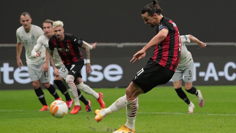 Zlatan Ibrahimovic vergibt vom Punkt.