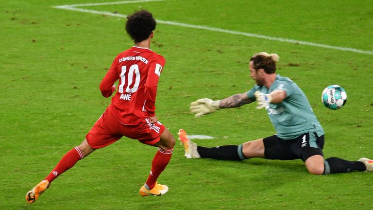 FC Bayern: Mit der Vergabe dieser Nummer hat der Rekordmeister sofort die Relevanz des Top-Transfers Leroy Sane unterstrichen. Der 24-jährige unterschrieb bis 2025 bei den Münchener und will das Vertrauen mit Toren und Vorlagen zurückzahlen.