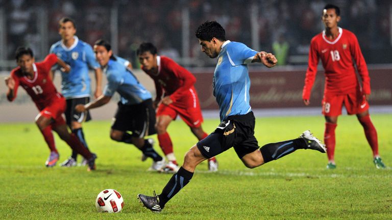 Luis Suarez - 23 tahun, 257 hari: Indonesia vs.  URUGUAY 8 Oktober 2010.