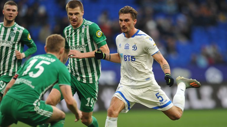 Maximilian Philipp (r.) kehrt nach einem Jahr bei Dynamo Moskau wieder in die Bundesliga zurück. 