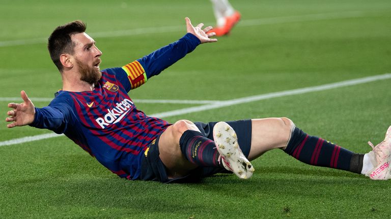 FC Barcelona: Lionel Messi - 635 Tore in 734 Spielen
                             Luis Suarez - 195 Tore in 283 Spielen
                             Cesar Rodriguez - 195 Tore in 290 Spielen
