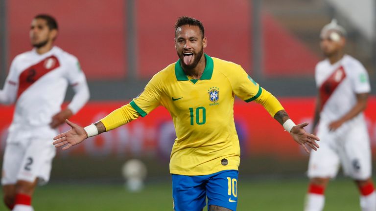 Neymar erzielt gegen Peru einen Dreierpack.