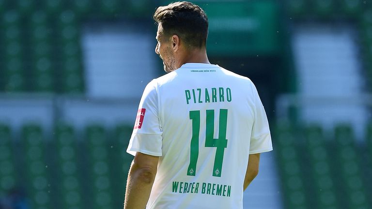 Bremen, Platz 2: Nummer 14 (22-mal) – Für Claudio Pizarro war die 14 von 2015 bis 2020 reserviert. Thorsten Legat und Uli Borowka pflügten ebenfalls mit dieser Nummer den Platz um.