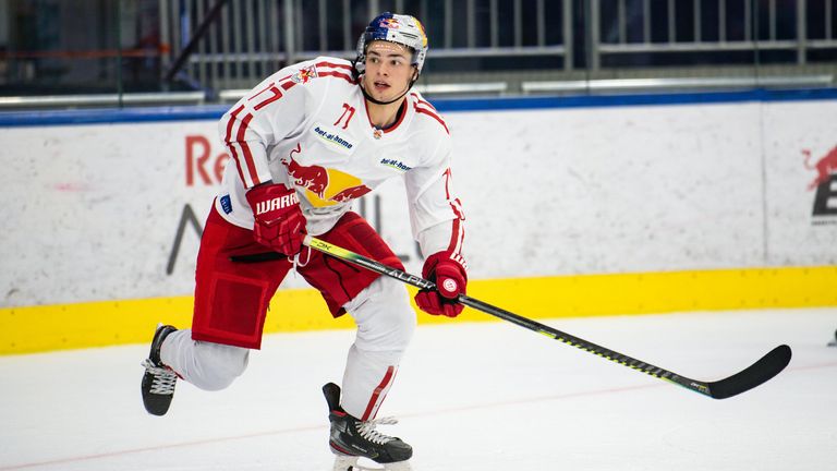John-Jason Peterka ist derzeit von Red Bull München nach Salzburg verliehen - könnte aber schon bald in der NHL zu sehen sein.