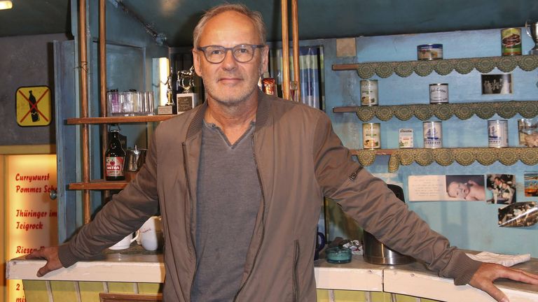 Reinhold Beckmann moderiert bereits seit Jahrzehnten deutsche TV-Sendungen und ist treuer Fan des Kiezklubs. 