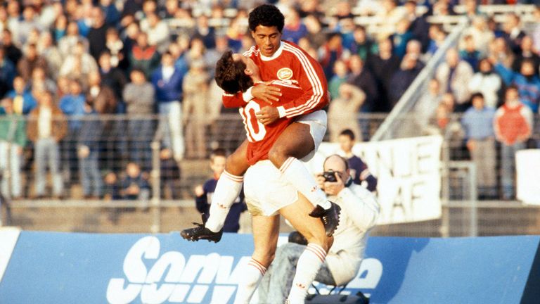 Ein weitere Fußball-Ikone durfte für die PSV jubel: Romario (r.) benötigt 109 Spiele für 98 Tore. Der Brasilianer war von 1988 bis 1993 in den Niederlanden.