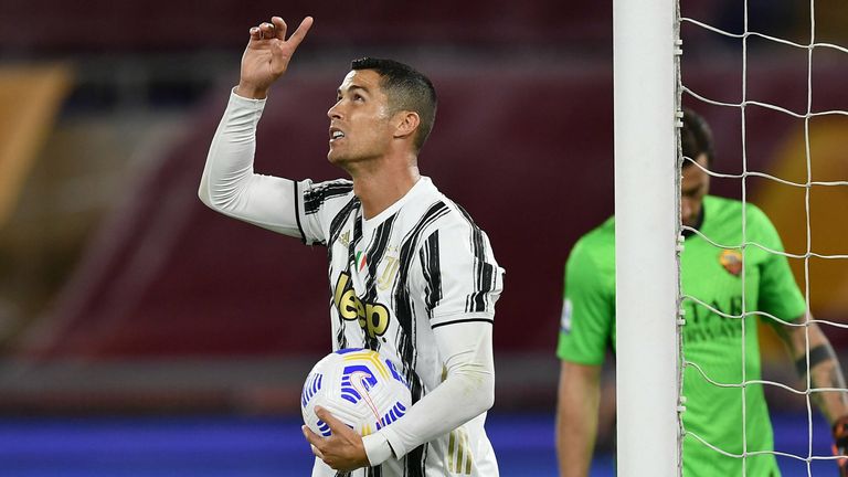 La superstar Cristiano Ronaldo sta per tornare allo stadio di calcio. 