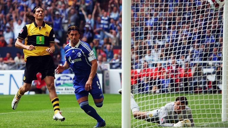 Saison 2007/2008: Schalke gegen Dortmund 4:1. Tore: 1:0 (Marcelo Jose Bordon), 2:0 (Christian Pander), 3:0 (Gerald Asamoah), 4:0 Kuranyi, 4:1 Nelson Haedo. Dortmund-Spieler Kruska sah in der 85. Minute die rote Karte. 