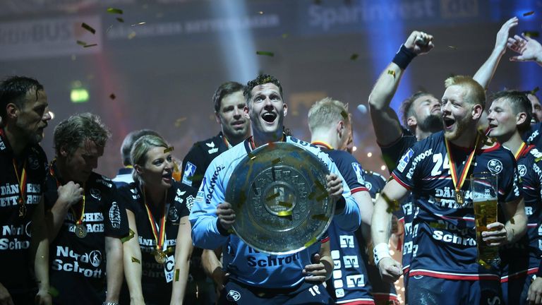 Kevin Möller (M.) war mit der SG Flensburg-Handewitt 2018 schon deutscher Meister.