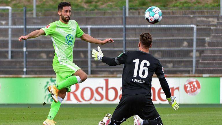 VfL Wolfsburg: Mit Yunus Malli trägt ein klassischer Zehner ebendiese Nummer. In 82 Spiele für die ''Wölfe'' konnte Malli allerdings nur acht Tore und Vorlagen verzeichnen.