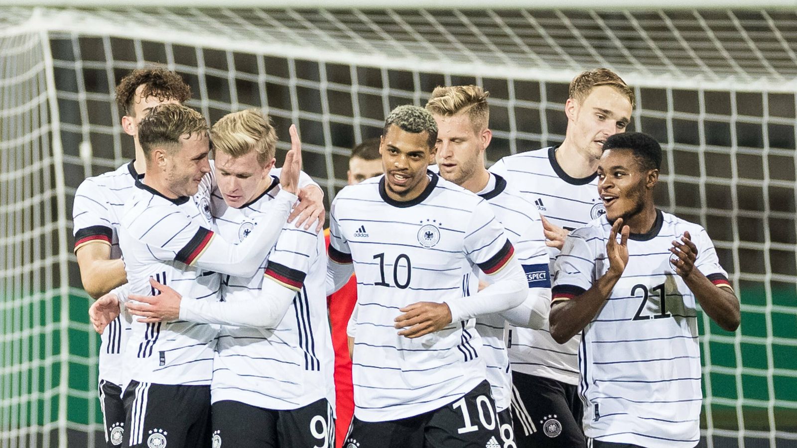 DFB News: U21 löst Ticket für EM 2021 | Fußball News | Sky ...