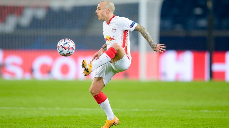 ANGELINO: In der Defensivarbeit solide. Hatte allerdings in der Offensive schon deutlich bessere Tage. Bringt von der linken Seite kaum scharfe Flanken kommt in wenig 1-gegen-1-Situationen.  - Note: 4