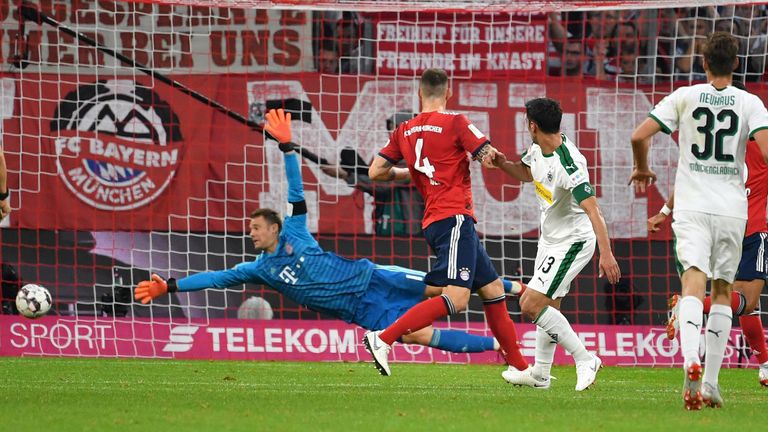 Saison 2018/19: Borussia Mönchengladbach bezwingt die damalige Herbstkrisen-Mannschaft am siebten Spieltag souverän mit 0:3. Tore: 0:1 Plea (10. Min.), 0:2 Stindl (16. Min.), 0:3 Herrmann (88. Min.).