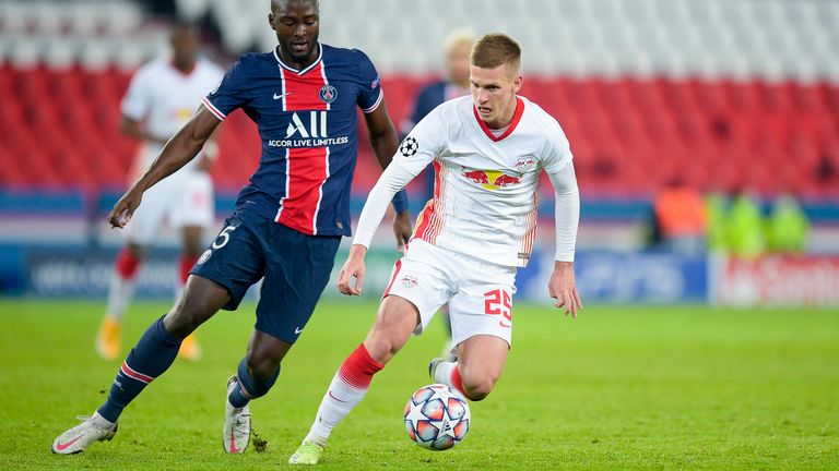 DANI OLMO: Tritt in der ersten Halbzeit bis auf eine starke Aktion kurz vor der Pause nicht in Erscheinung. Fällt mit ungewohnten Unsicherheiten am Ball auf.  Wird in der 63 Spielminute ausgewechselt. - Note: 4