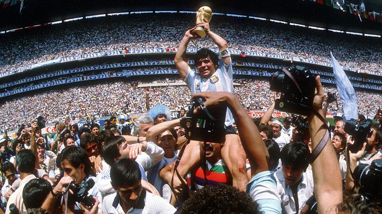 Maradona zum WM-Triumph in Mexiko: "Das war der Höhepunkt, der glanzvollste Moment meiner Karriere. Dieses Datum, dieser Ort sind mir in die Haut eingebrannt."