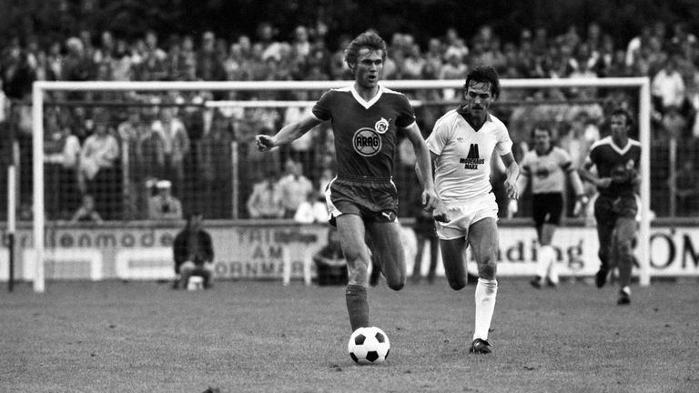 13. Platz: Dieter Brei, 11/12 Elfmeter. Quote: 92%