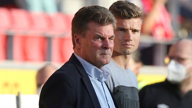 Die neuen Macher beim 1. FC Nürnberg können mit der Saison bislang nicht zufrieden sein: Sportvorstand Dieter Hecking (l.) und Trainer Robert Klauß. 