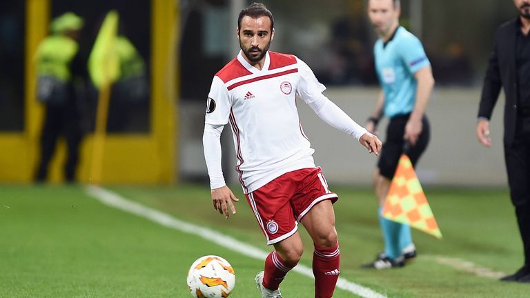 Nach drei Jahren bei Al-Ahli in Saudi-Arabien kehrte Fetfatzidis 2018 zu Olympiakos zurück. Mittlerweile verdient der 29-jährige Nationalspieler sein Geld in Katar bei Al-Khor.