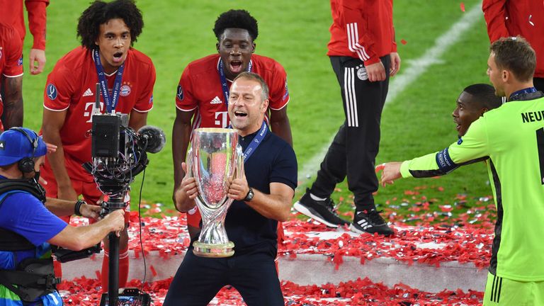 24.09.2020: Das Quatruple für den Bayern-Trainer ist perfekt! Bayern bezwingt Sevilla mit 2:1 (n.V.) und darf sich den nächsten Titel in die Vitrine stellen. 