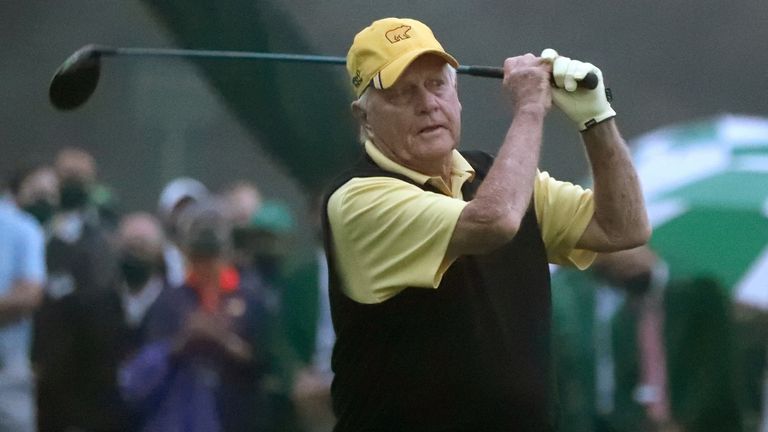 Golf: Jack Nicklaus ist mit 18 Major-Siegen erfolgreichster Golfer der Geschichte. ''The Golden Bear'' gewann sein erstes Major 1962 und sein letztes 1986. Nicklaus ist der älteste Golfer, der jemals ein Masters gewann (1968 war er 46 Jahre alt).