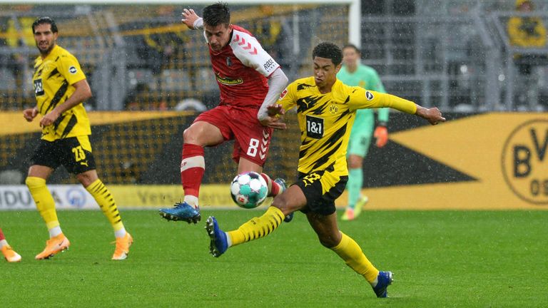 Dortmunds Jude Bellingham (r.) wird in die A-Nationalmannschaft Englands eingeladen.