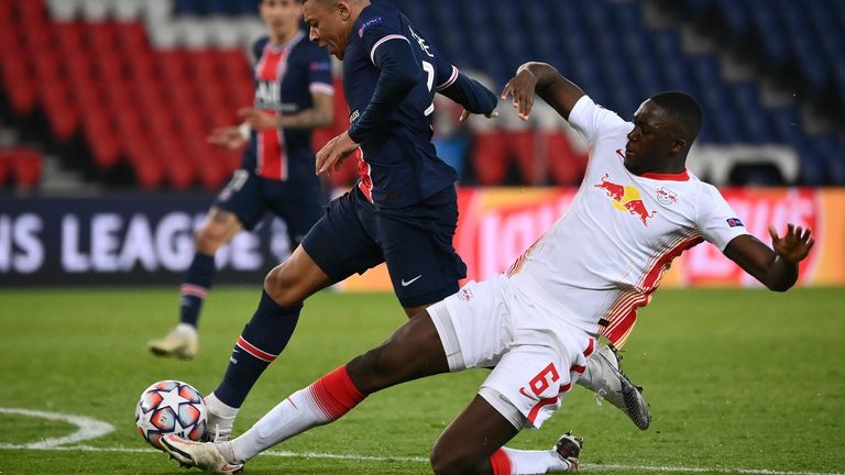 IBRAHIMA KONATE: Klärt stark nach Laufduell mit Mbappe und beweist insgesamt gegen pfeilschnelle PSG-Offensive seine Schnelligkeit.  - Note: 3