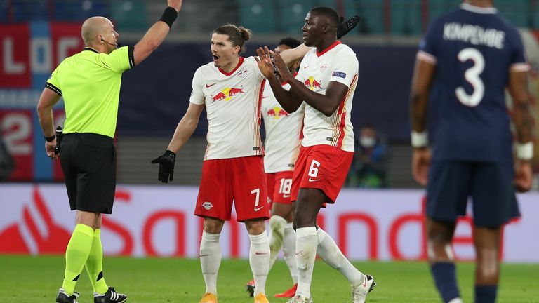 IBRAHIMA KONATE: Sieht Gelb nach einer rustikalen Grätsche gegen Ander Herrera an der Mittellinie (25.).